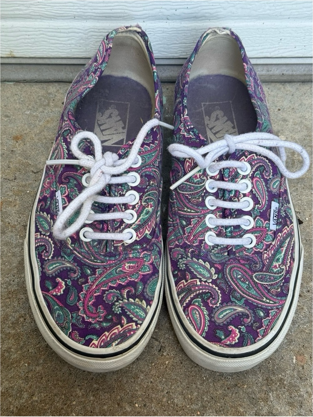 Vans Shoes Flat Sneakers Purple Paisley Design Women’s US sz 8 men’s 6.5
